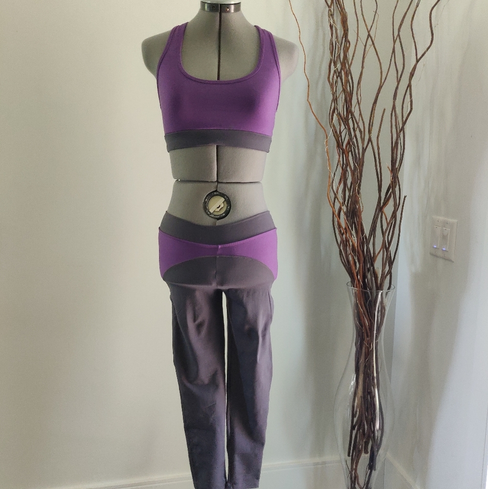 Crop top and leggings set